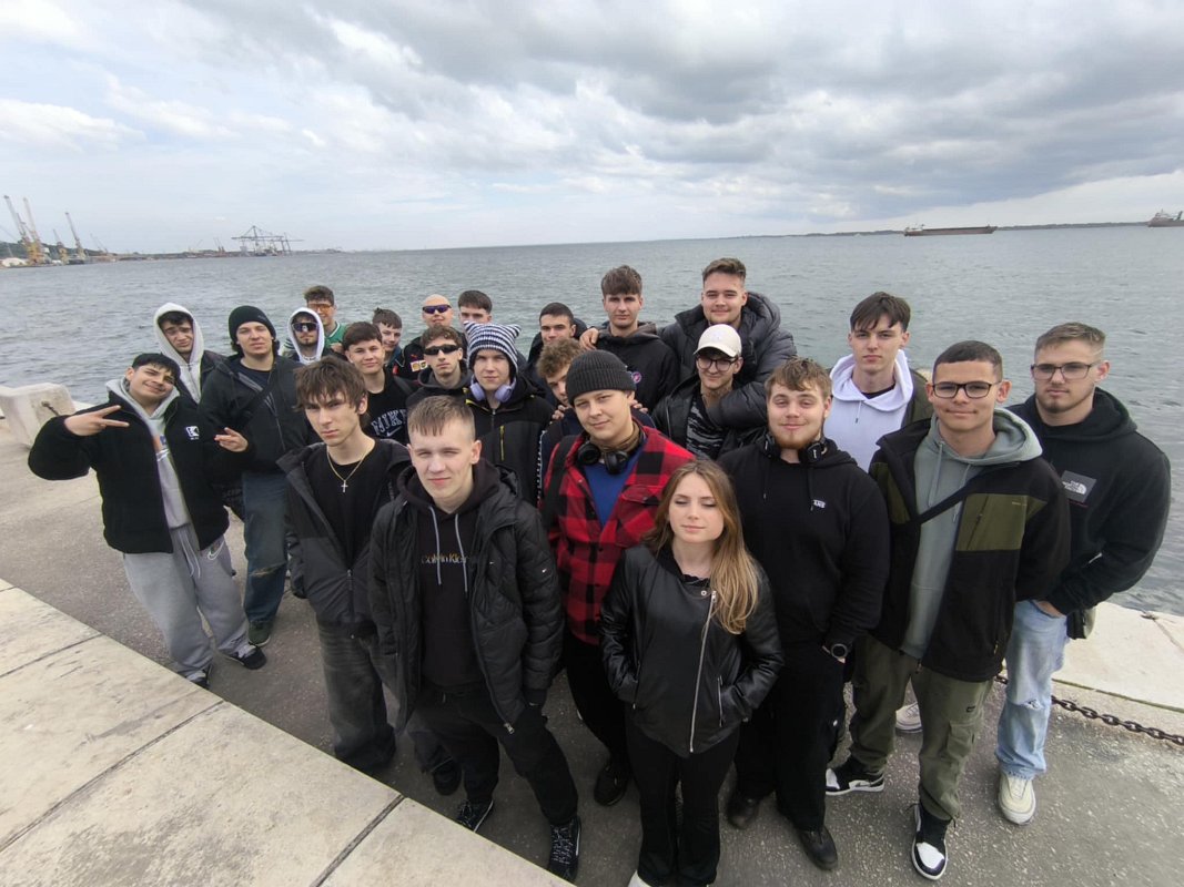 c4208b40-8562-4e61-8f4a-0056df989730