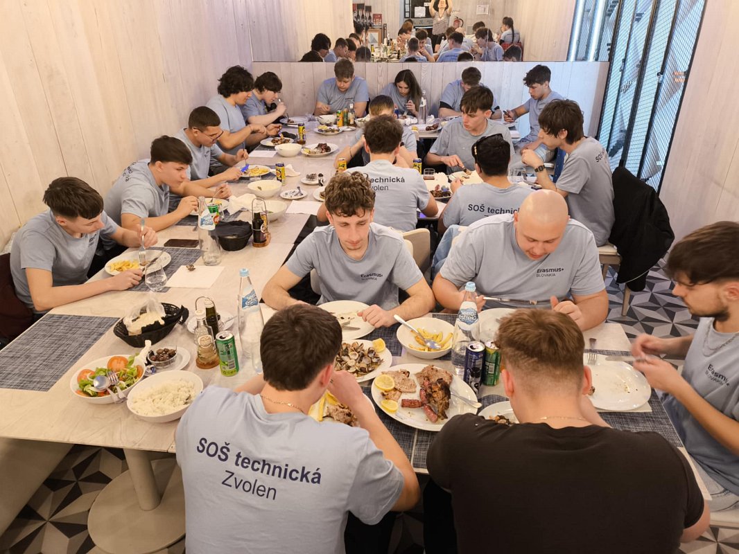 f55d9613-9543-4b5e-8c1d-39469c60a4f6